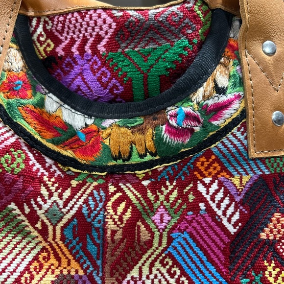 Nena & Co one of a kind convertible day bag Guatemala Huipil - Picture 3 of 12